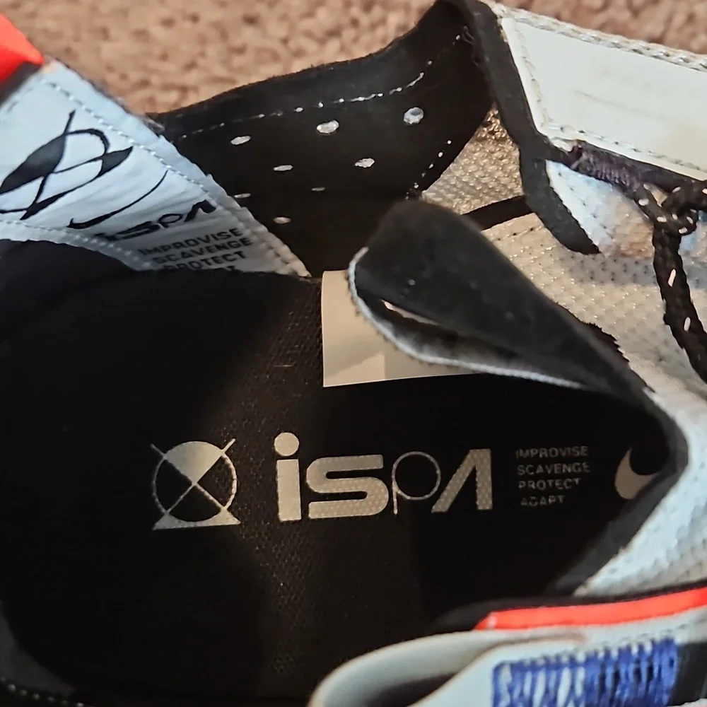 React WR Ispa 'Aqua Red'. - Picture 2 of 5